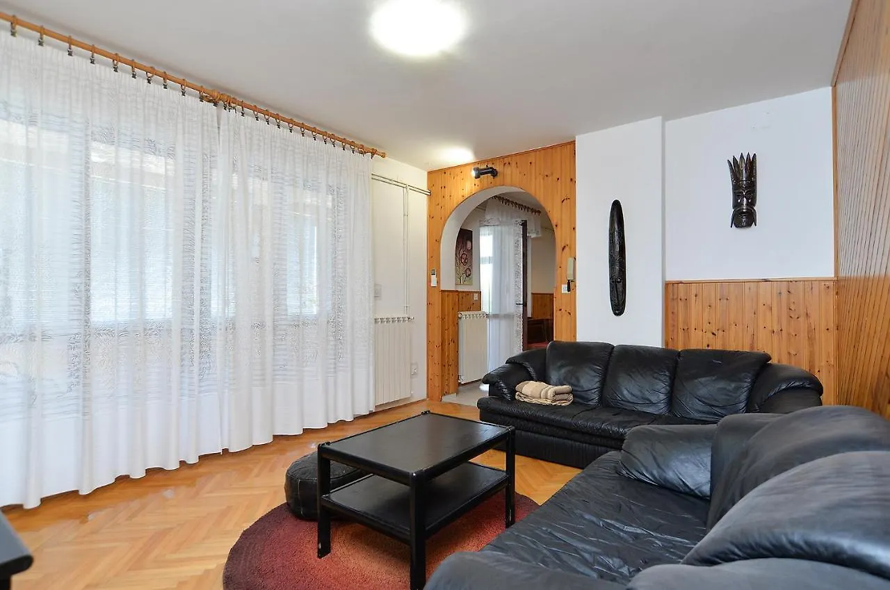 Apartments Irena 531 Pula