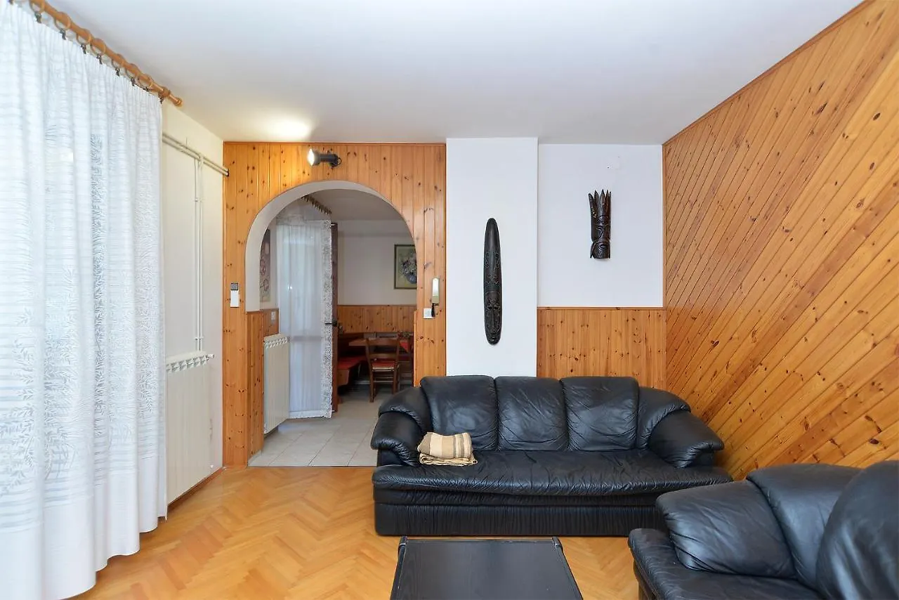 Apartments Irena 531 Pula Croatia